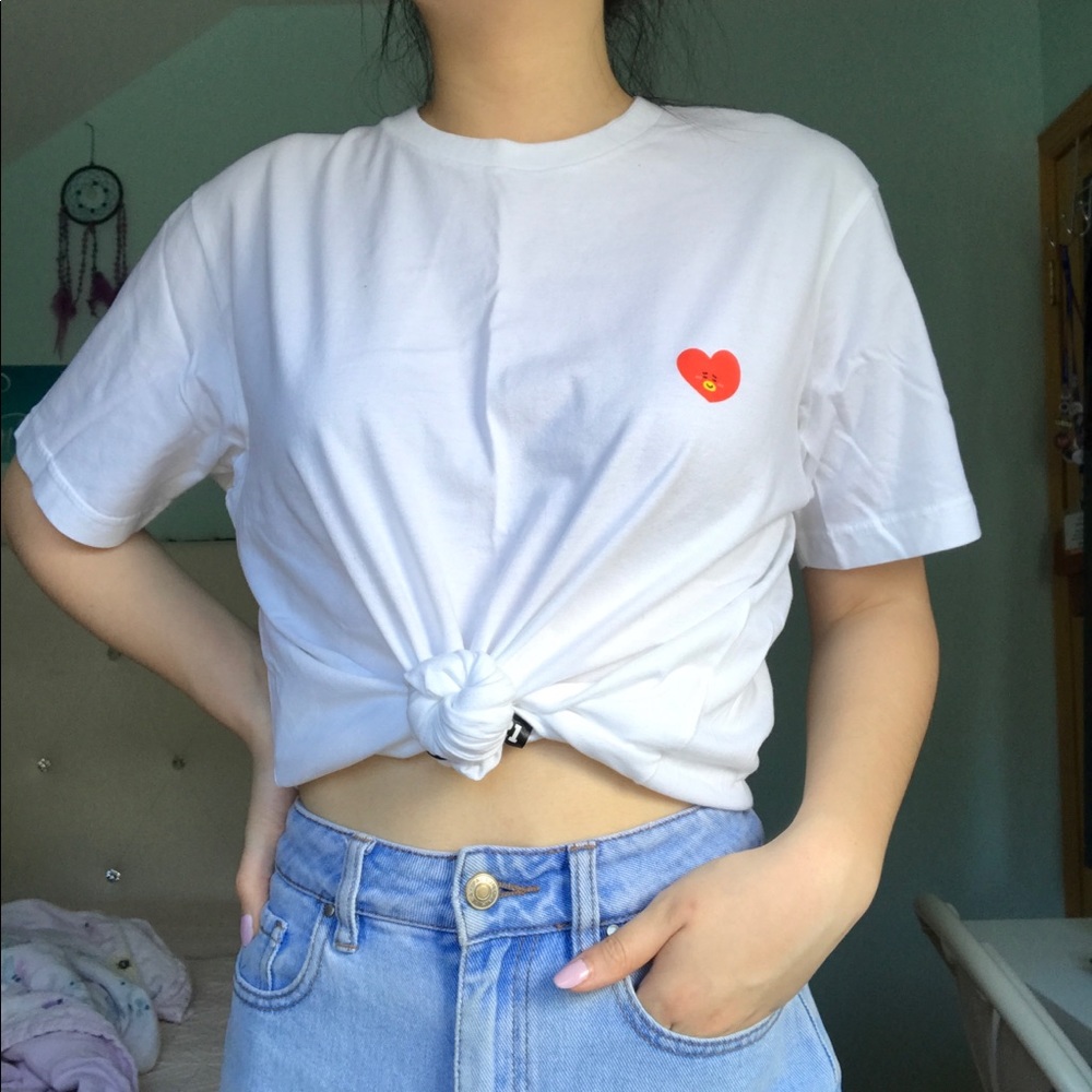 BTS BT21 x UNIQLO TATA shirt